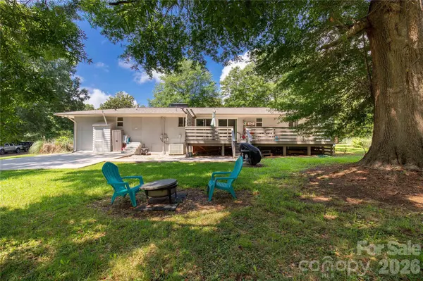 1405 Lakeview DR, Pineville, NC 28134