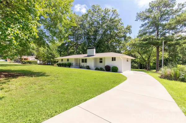 1405 Lakeview DR, Pineville, NC 28134