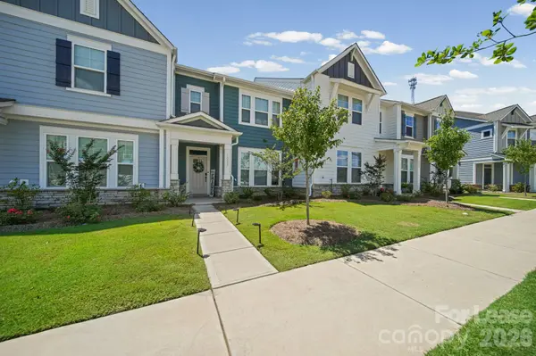 10037 Mamillion DR, Huntersville, NC 28078