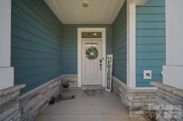10037 Mamillion DR, Huntersville, NC 28078