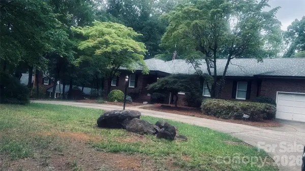 111 Forest Hills DR, Mount Holly, NC 28120