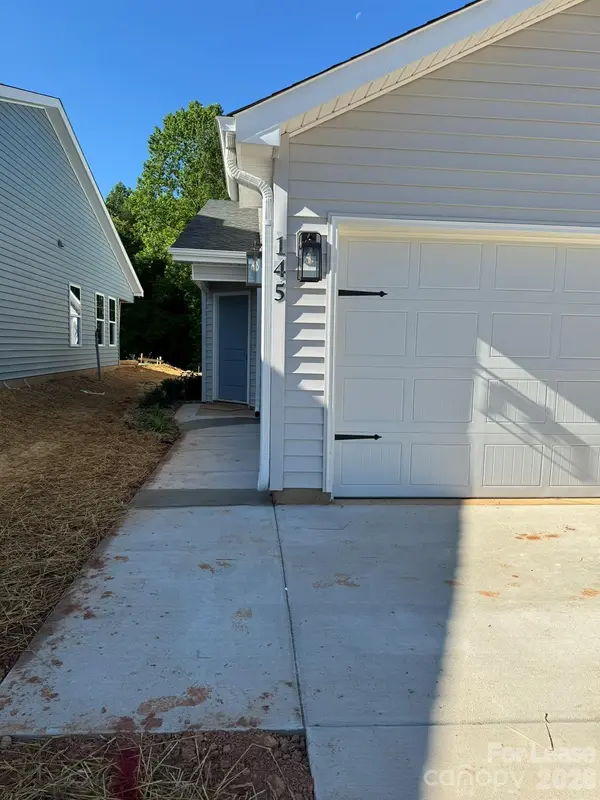 145 Brawley Villas PL, Mooresville, NC 28117