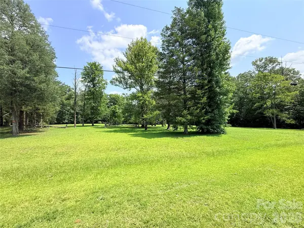 329 Pineview Court LN, Lancaster, SC 29720