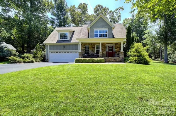 212 Tall Timbers TRL, Hendersonville, NC 28792