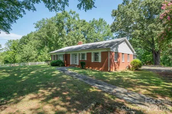 17 E Murray ST, Maiden, NC 28650