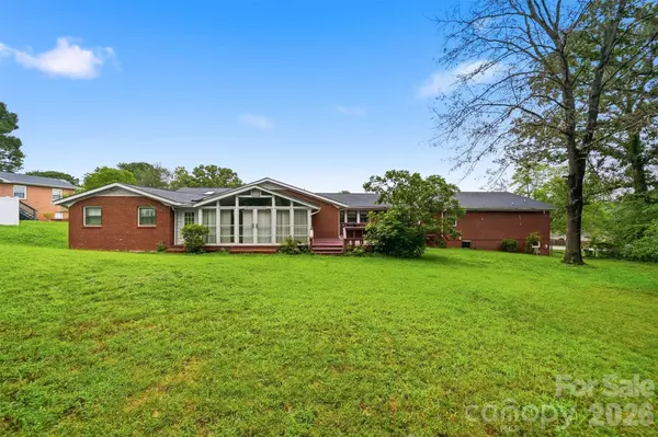 103 Castlegate DR, Morganton, NC 28655