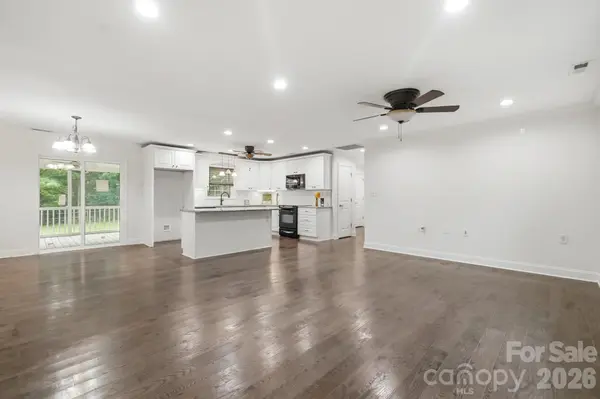 6081 Cambridge DR, Harrisburg, NC 28075