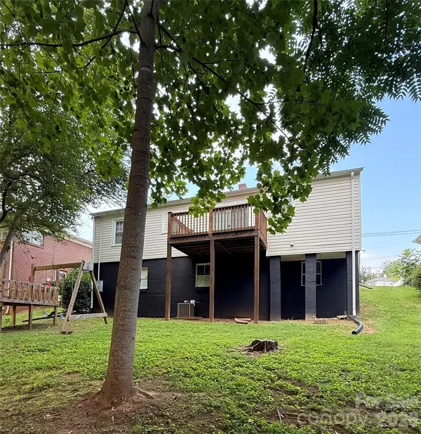 416 Edgewood DR SW, Lenoir, NC 28645