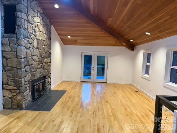 102 FALLS ST, Morganton, NC 28655