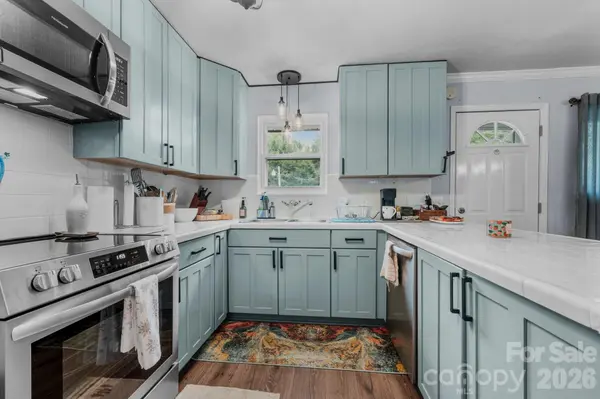 263 Fairway LN #D, Spruce Pine, NC 28777