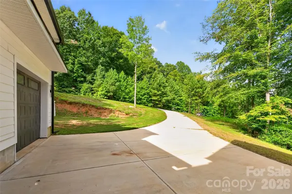 1266 Ron Whicker DR, Catawba, NC 28609