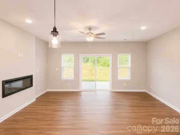 3111 Aberleaf LN, Charlotte, NC 28227