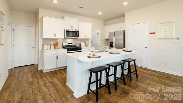 1330 37th Avenue LN NE, Hickory, NC 28601