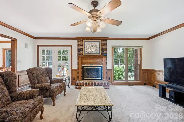 4620 Fairvista DR, Charlotte, NC 28269