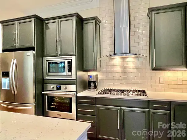1025 N Sharon Amity RD, Charlotte, NC 28211
