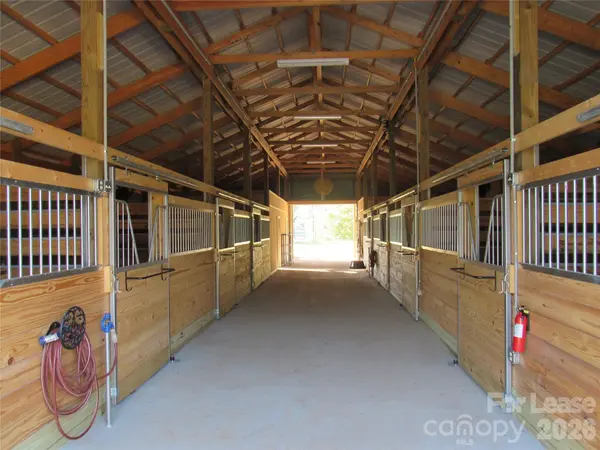 1865 Moore RD, Tryon, NC 28782