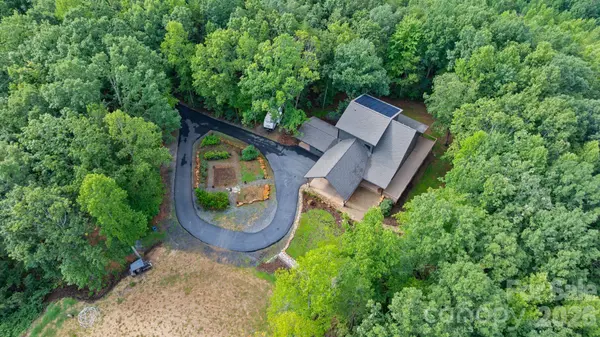 3135 Laurel Heights DR, Morganton, NC 28655