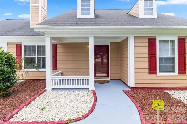 384 Cedarcroft DR, Mooresville, NC 28115