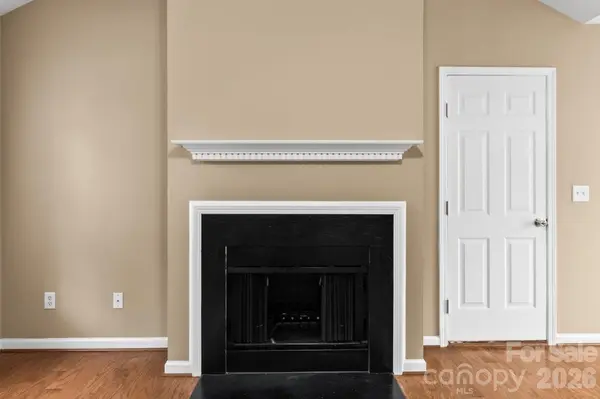 384 Cedarcroft DR, Mooresville, NC 28115