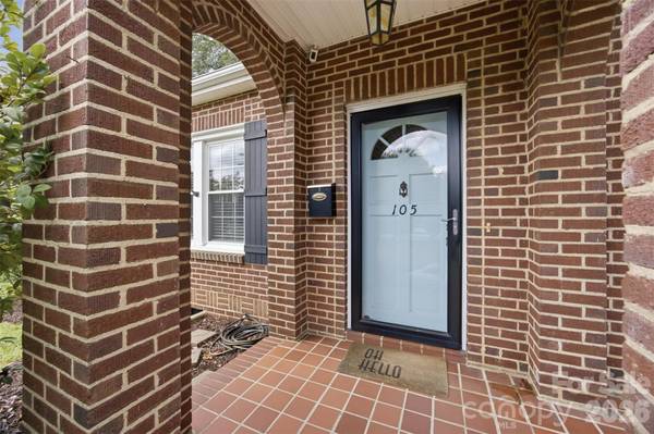 105 S Maple ST, Dallas, NC 28034