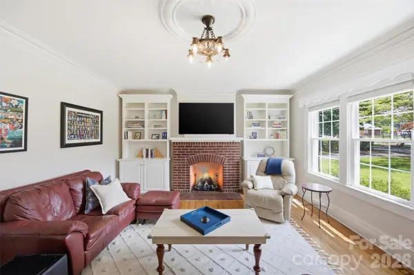 105 S Maple ST, Dallas, NC 28034