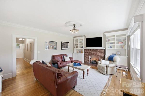 105 S Maple ST, Dallas, NC 28034