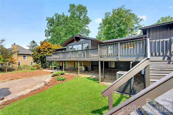 208 Dogwood LN, Black Mountain, NC 28711