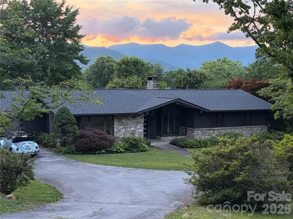 208 Dogwood LN, Black Mountain, NC 28711