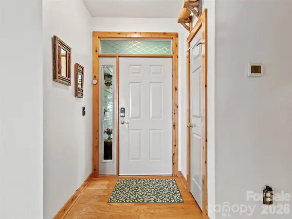 10 Stoney Falls LOOP #304, Burnsville, NC 28714
