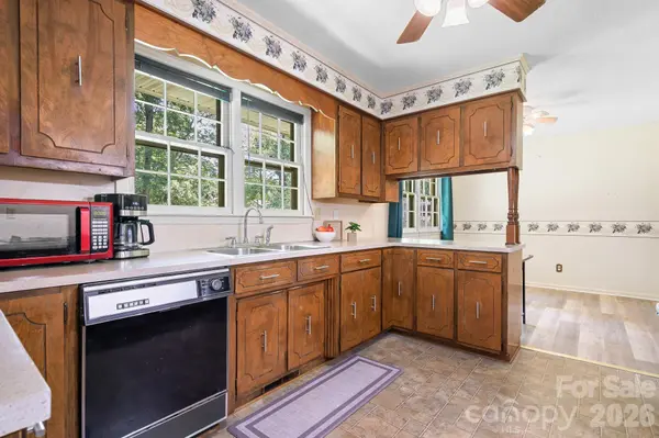 1009 Springs RD, Lincolnton, NC 28092
