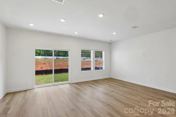 9037 Foggy Brook LOOP, Charlotte, NC 28216