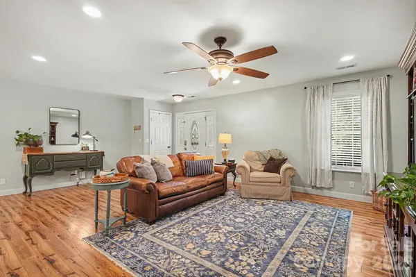 8446 Aqua LN, Kannapolis, NC 28081