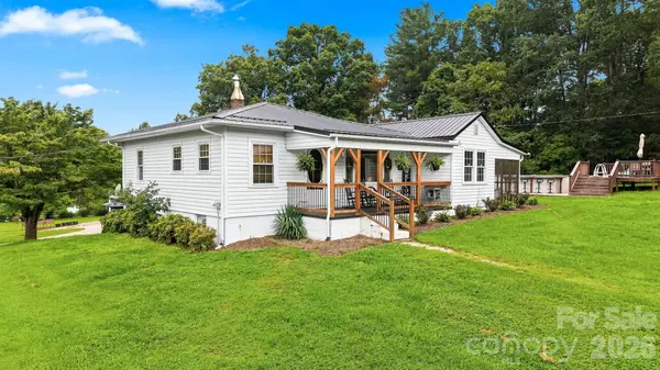 1706 Oakmont DR, Lenoir, NC 28645