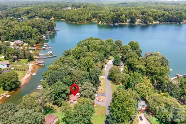 7224 Right Angle ST, Sherrills Ford, NC 28673