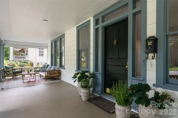 142 Edwin PL, Asheville, NC 28801