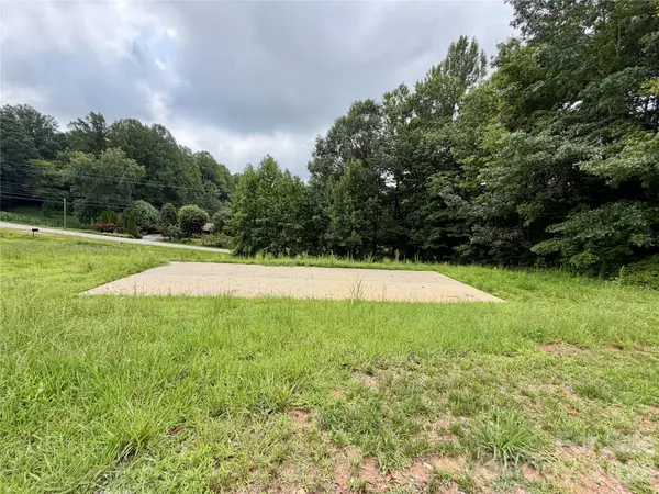 196 Beaman RD E, Marion, NC 28752