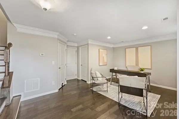 1317 Queen Lyon CT, Charlotte, NC 28205
