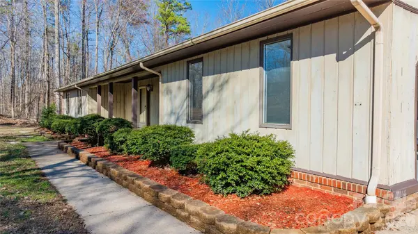 682 Cecil ST, Thomasville, NC 27360