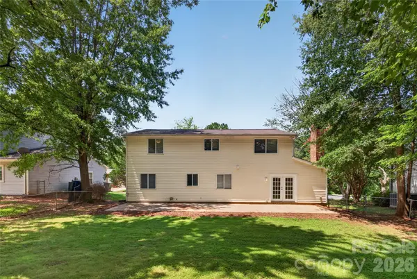 9524 Robert Burns CT, Charlotte, NC 28213