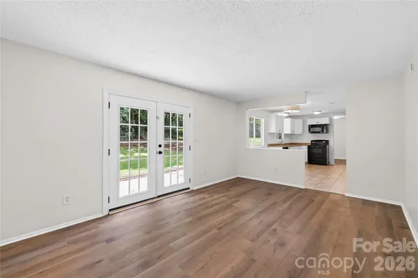 9524 Robert Burns CT, Charlotte, NC 28213