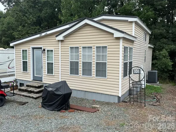 108 Hummingbird CIR, New London, NC 28127