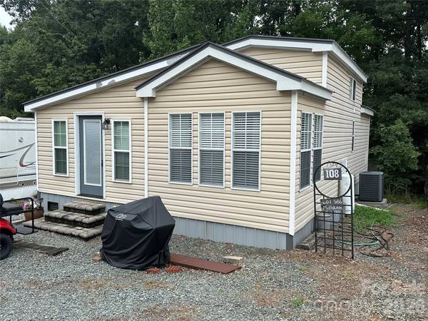 108 Hummingbird CIR, New London, NC 28127
