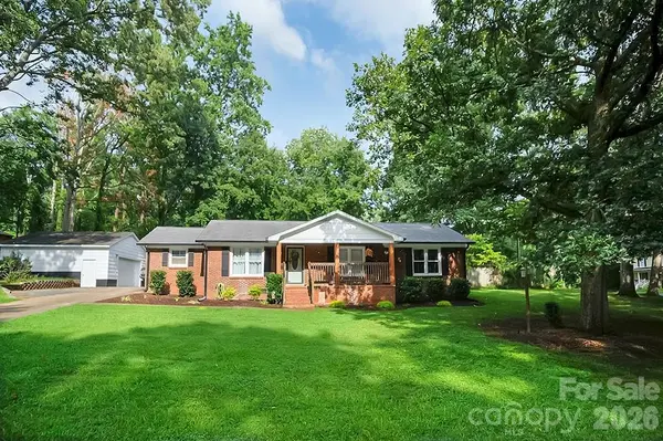 602 Holly CIR, Mount Holly, NC 28120