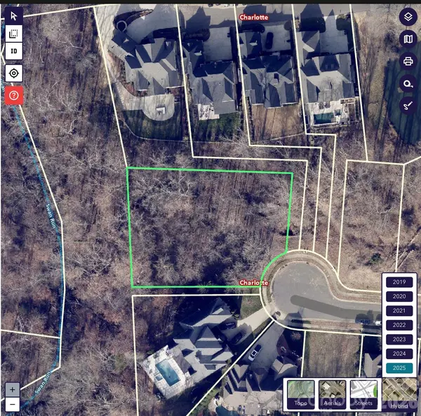 1024 Dacavin DR, Charlotte, NC 28226
