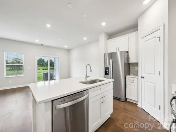 9045 Foggy Brook LOOP, Charlotte, NC 28216
