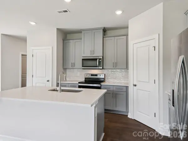 9033 Foggy Brook LOOP, Charlotte, NC 28216