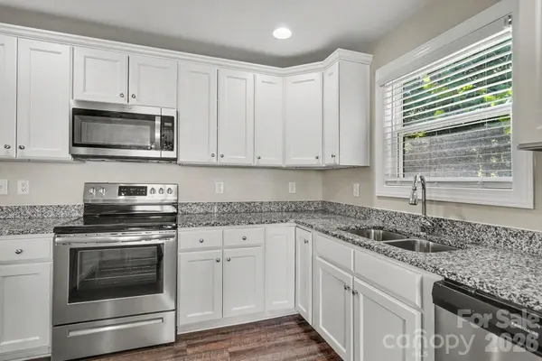 1548 Mayfair DR, Conover, NC 28613