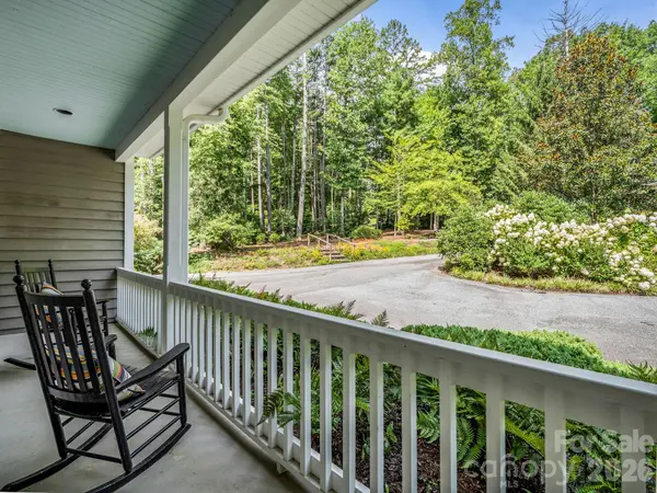 15 Ravenwood DR, Fletcher, NC 28732