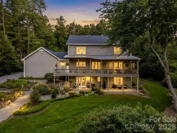 15 Ravenwood DR, Fletcher, NC 28732