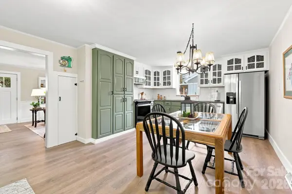 107 Burkemont AVE, Morganton, NC 28655